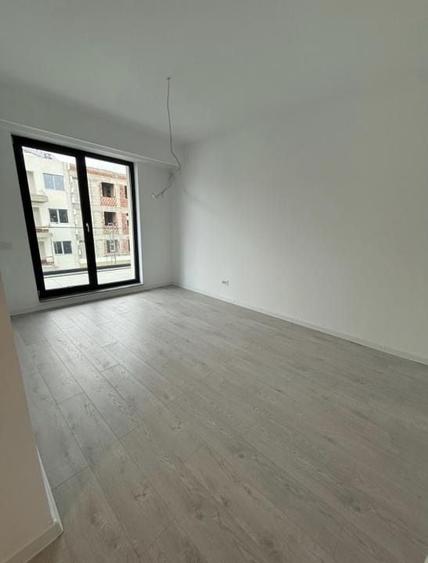 Apartament cu 2 camere decomandat în Drumul Taberei