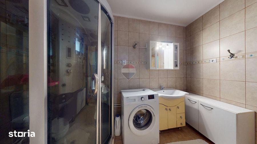 Casă cu 5 camere cu Teren 749 Mp în Hălchiu