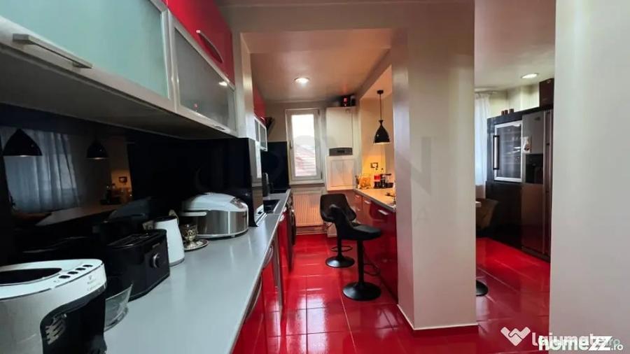 Apartament cu 3 camere decomandat în Muncii
