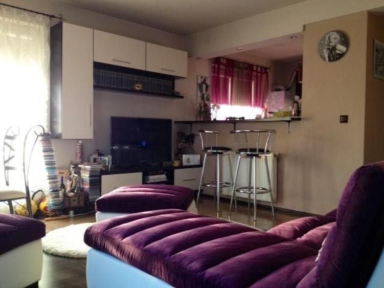Apartament cu 3 camere decomandat în Dosu Bricii