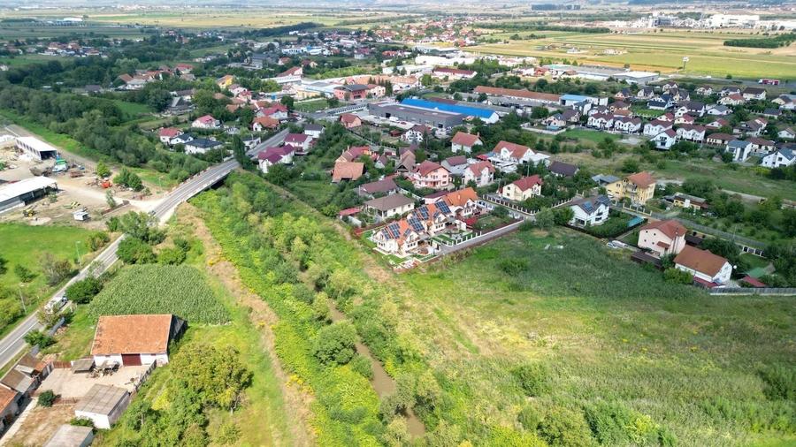 Teren Construcții intravilan de 1777 mp, în Stupini