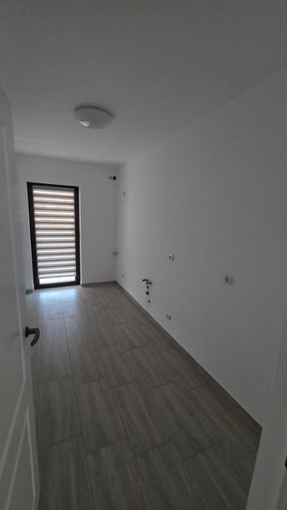 Casă cu 4 camere cu Teren 80 Mp în Central