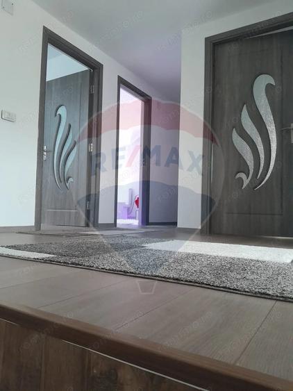 Casă cu 4 camere cu Teren 2500 Mp în Oeștii Pământeni
