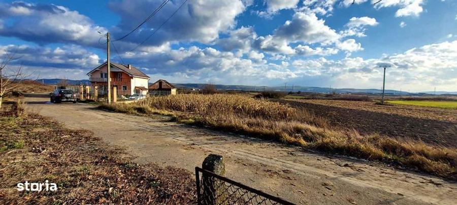 Teren de 750 mp, în Cuzdrioara