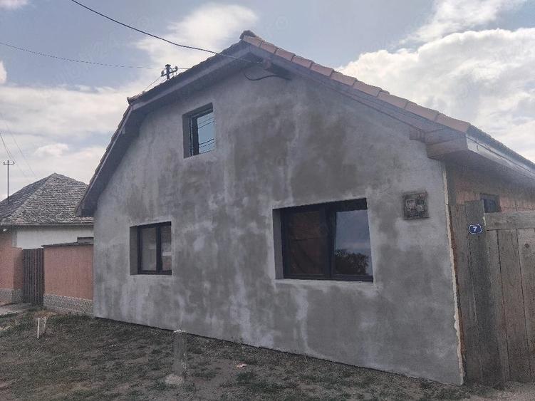 Casă cu 3 camere cu Teren 680 Mp în Central