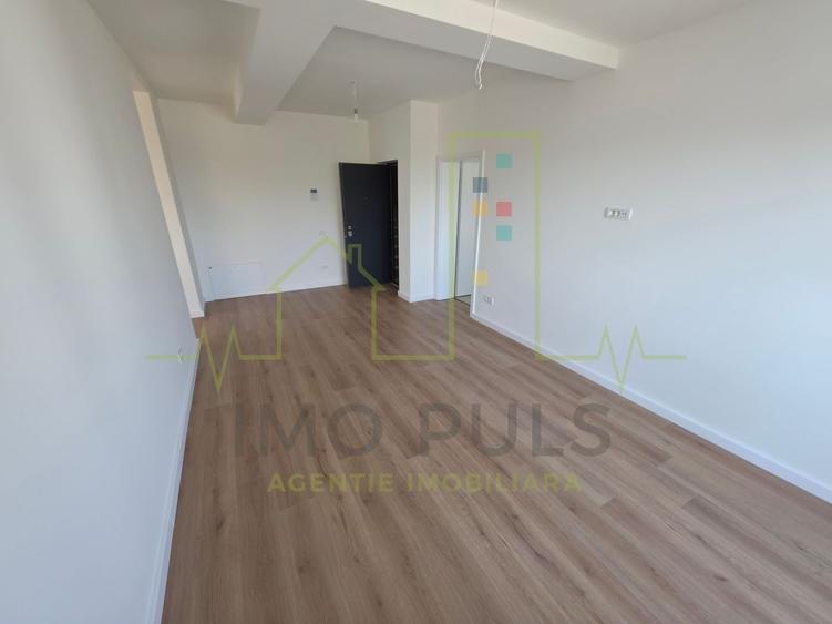 Apartament cu 3 camere semidecomandat în Mehala