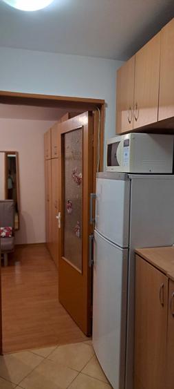 Apartament cu 2 camere decomandat în P-ța Victoriei