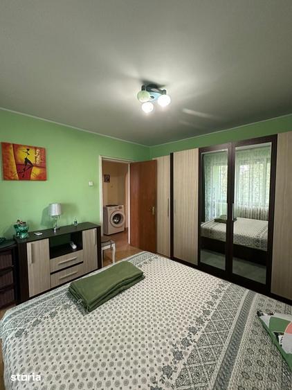 Apartament cu 3 camere decomandat în Titan