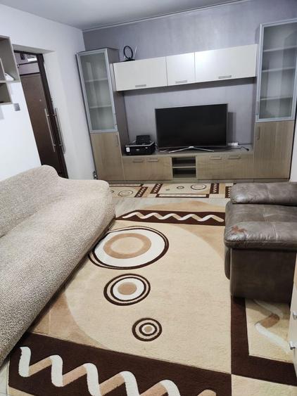 Apartament cu 2 camere semidecomandat în Brazda lui Novac