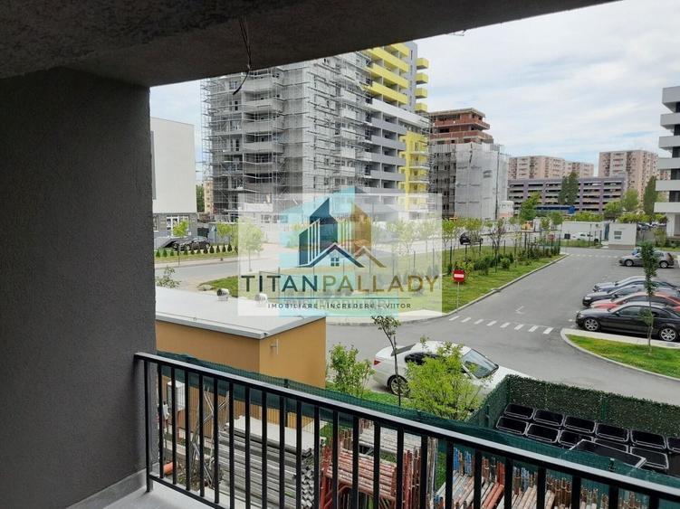 Apartament cu 4 camere decomandat în Titan