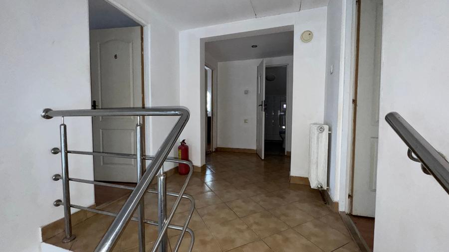 Casă individuală cu 6 camere cu Canalizare în Sărărie