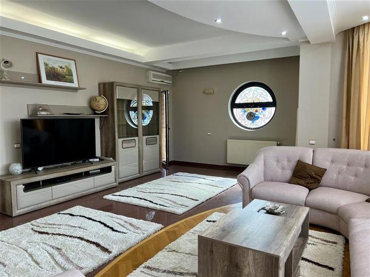 Apartament cu 3 camere semidecomandat, mobilat în Herăstrău