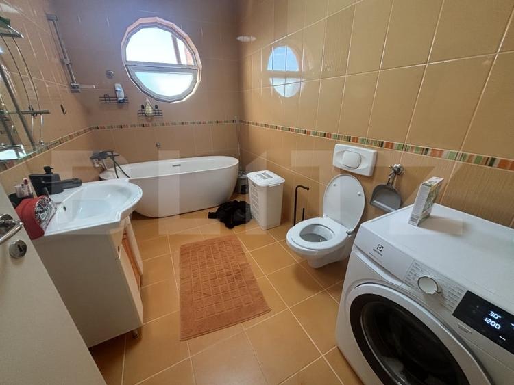 Apartament cu 3 camere decomandat, mobilat în 14 Mai