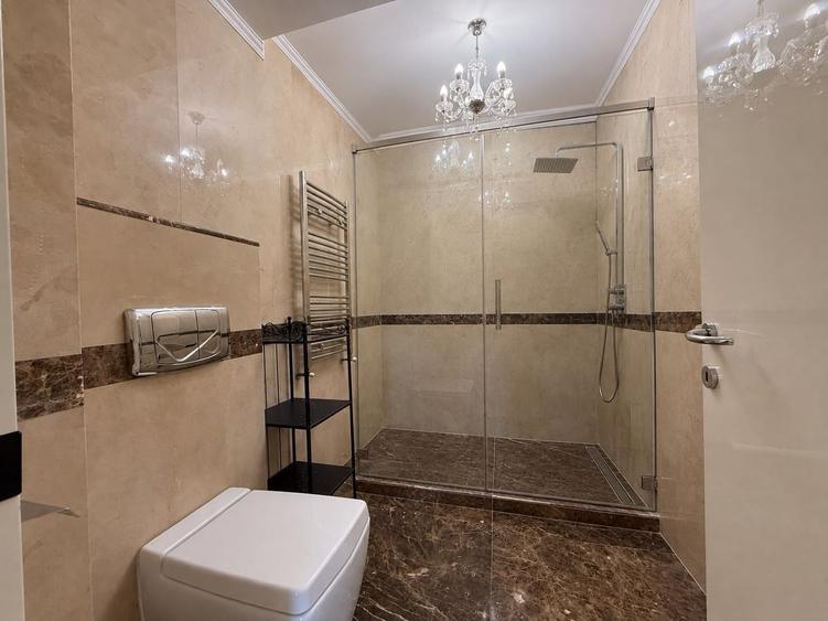 Apartament cu 4 camere în Herăstrău