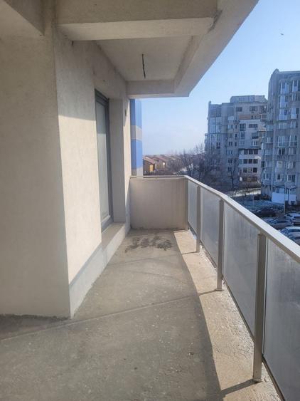 Apartament cu 3 camere decomandat în Faleza Nord