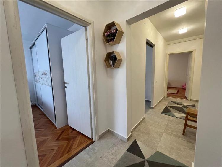 Apartament cu 3 camere decomandat în Tudor Vladimirescu