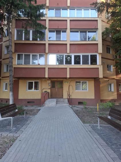 Apartament cu 2 camere semidecomandat în Exterior Vest