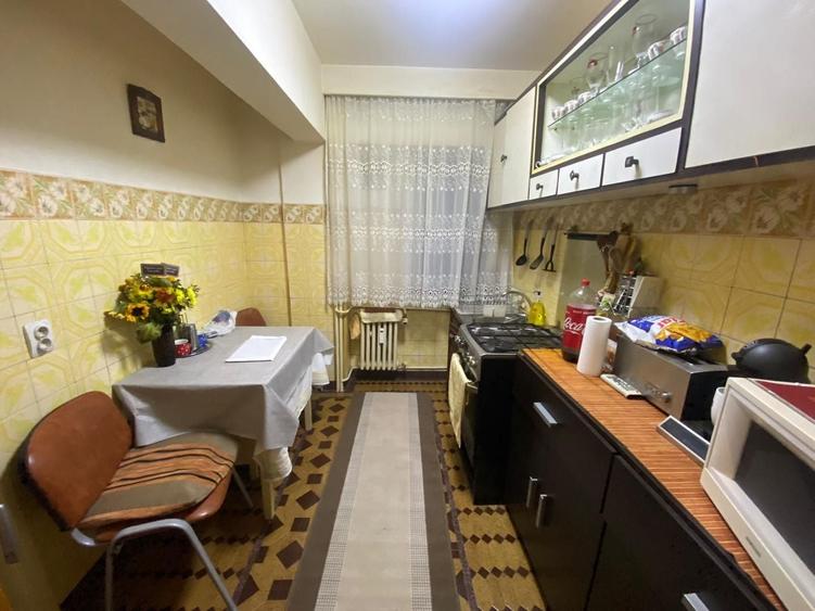 Apartament cu 3 camere circular în Km 4-5