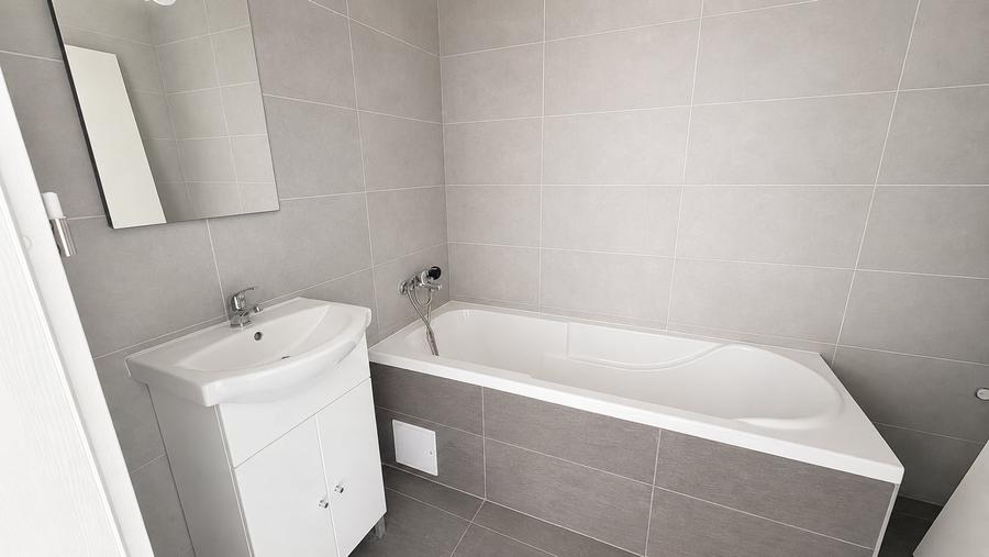 Apartament cu 2 camere decomandat în Turnișor