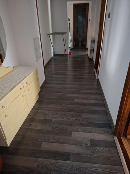Apartament cu 4 camere decomandat în Mofleni
