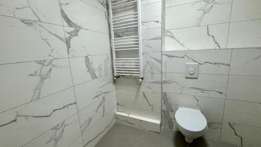 Apartament cu 5 camere decomandat în Nerva Traian