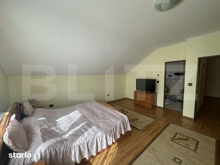Casă cu 6 camere cu Teren 853 Mp în Păulești