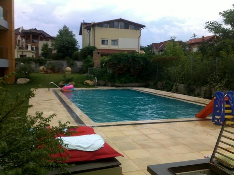 Apartament cu 4 camere în Băneasa