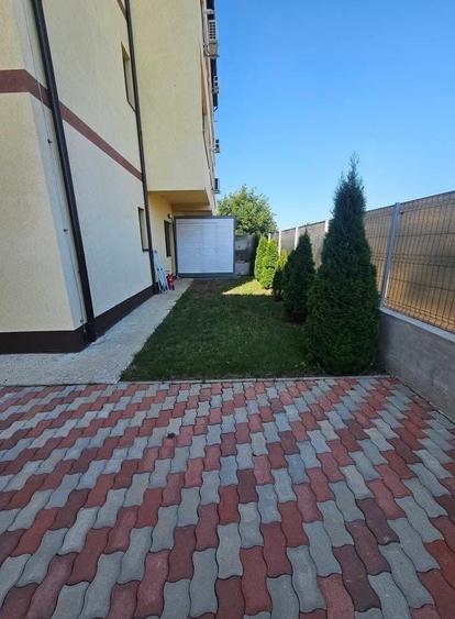 Apartament cu 3 camere semidecomandat în Valea Adâncă