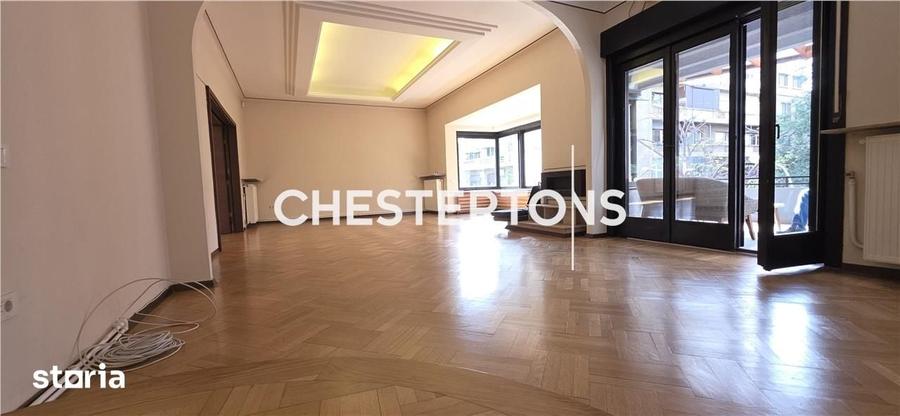 Apartament cu 5 camere decomandat în Dorobanți