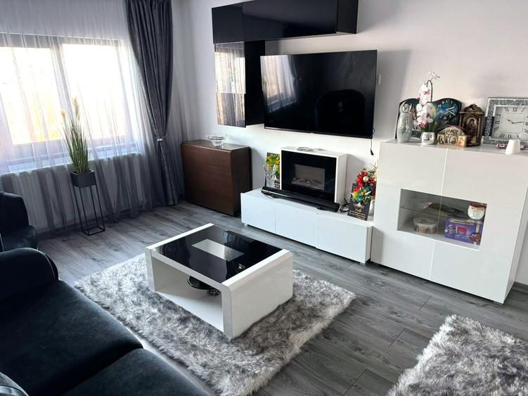 Apartament cu 3 camere, mobilat în E3