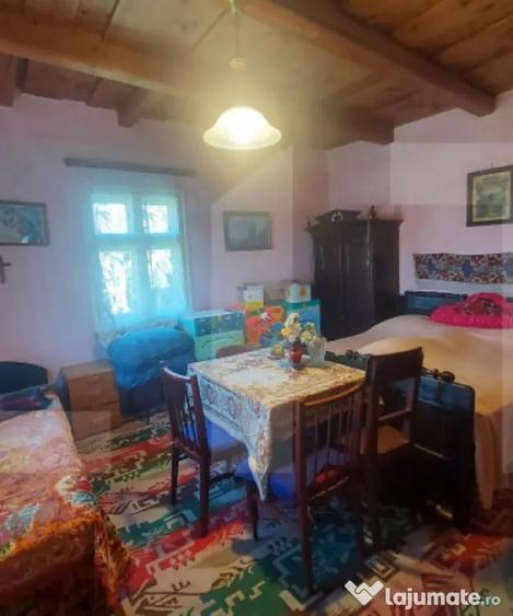 Casă cu 2 camere cu Teren 3100 Mp în Lisnău