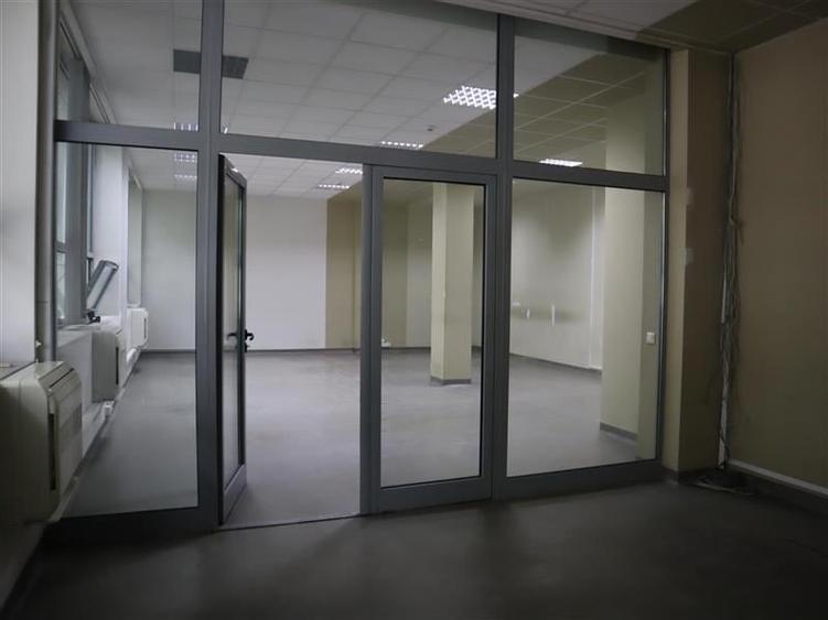 Birou, de 330 mp, în Blașcovici