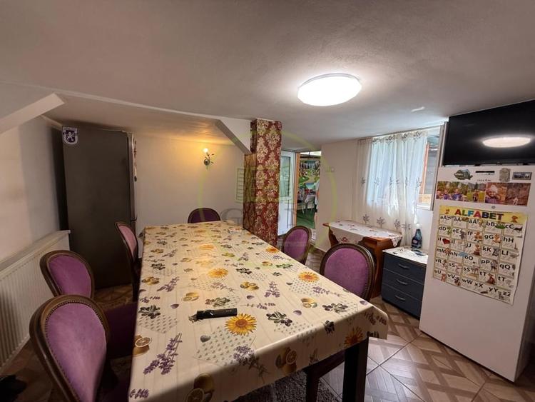 Casă cu 6 camere cu Canalizare în Central