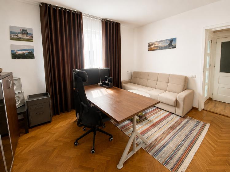 Apartament cu 3 camere semidecomandat, mobilat în Primăverii