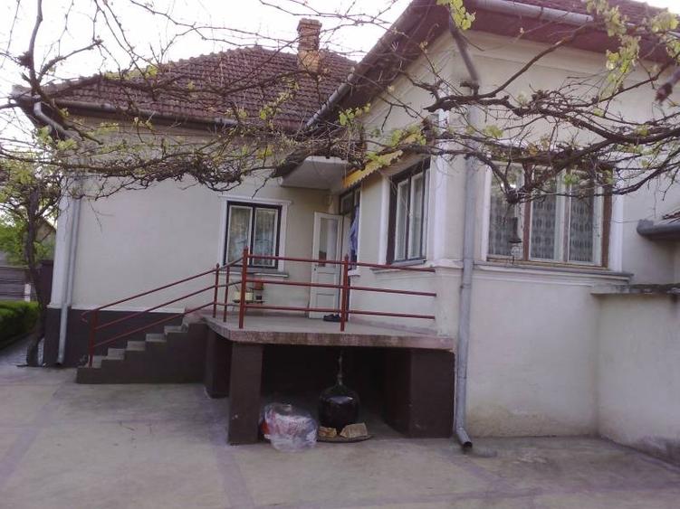 Casă cu 4 camere cu Teren 728 Mp în Gurahonț