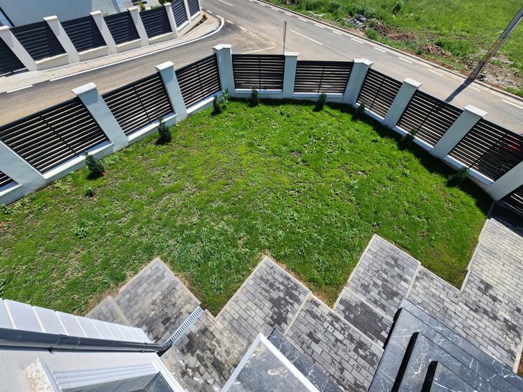 Duplex cu 4 camere cu Canalizare în Valea Adâncă