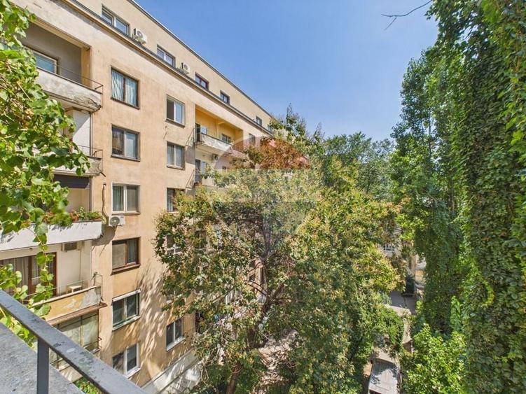 Apartament cu 3 camere decomandat în Amzei