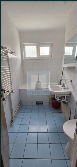 Apartament cu 2 camere semidecomandat, mobilat în Centrul Civic