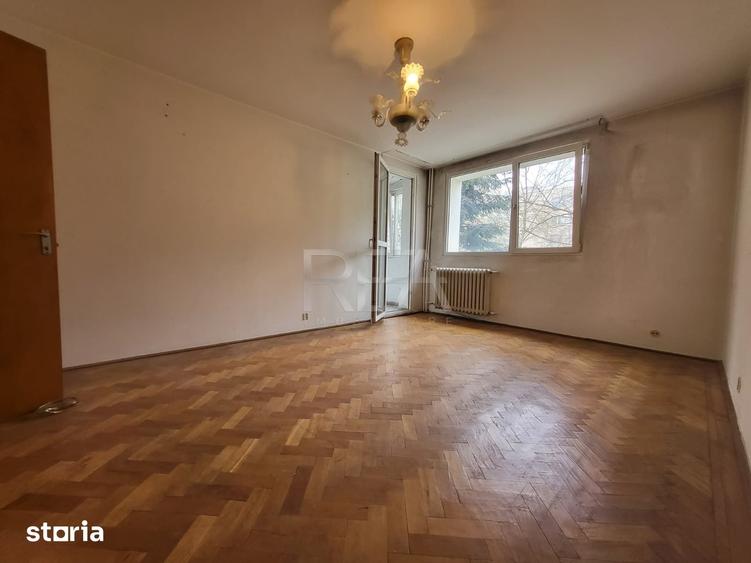 Apartament cu 4 camere semidecomandat în Sălăjan