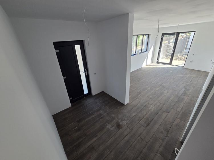 Casă cu 3 camere în Smeura