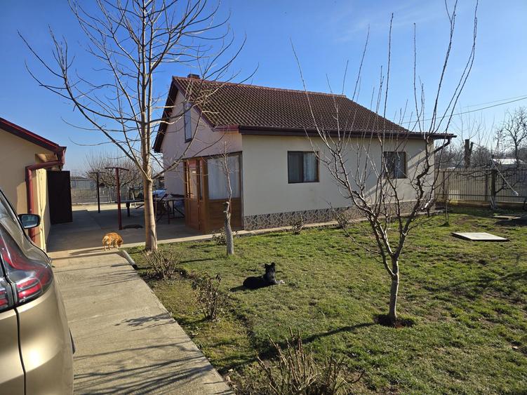 Casă cu 2 camere în Valea Ciorii