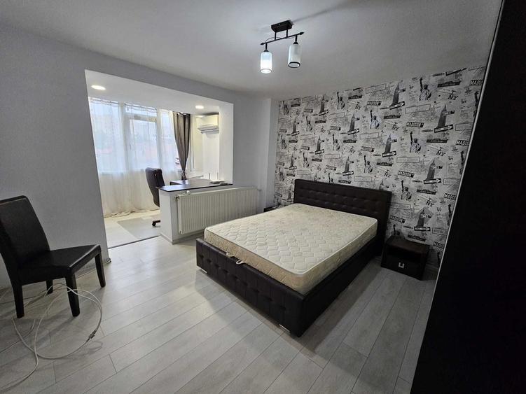 Apartament cu 3 camere decomandat în Decebal