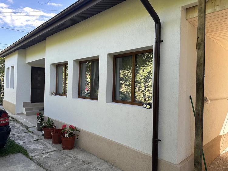 Casă cu 4 camere cu Teren 2400 Mp în Filipeștii de Pădure
