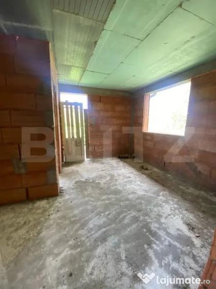 Casă cu 3 camere cu Teren 800 Mp în Centura