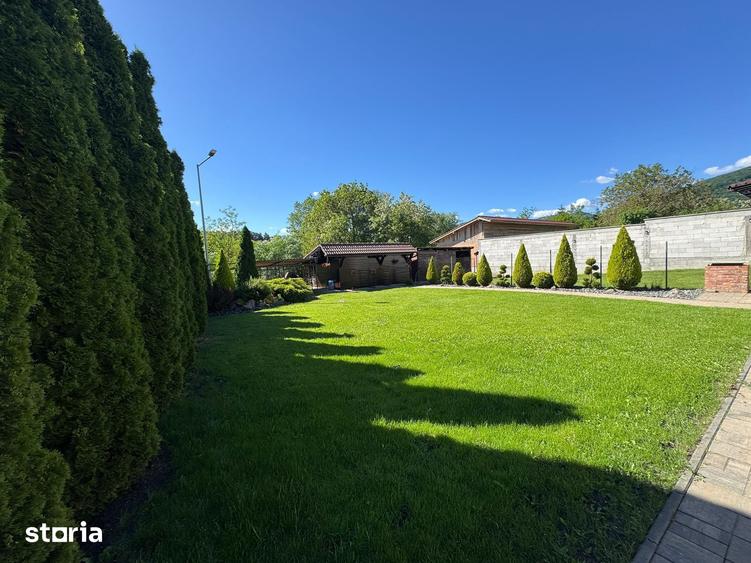 Casă cu 4 camere cu Teren 500 Mp în Poplaca