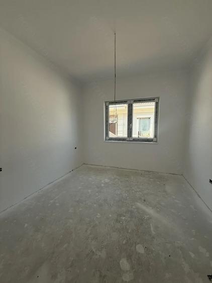 Casă cu 3 camere cu Teren 273 Mp în Urseni