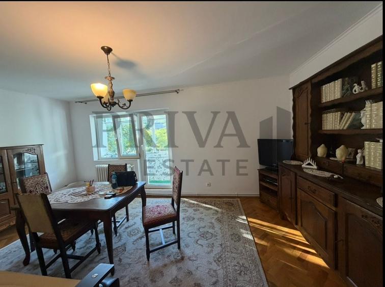 Apartament cu 3 camere decomandat, mobilat în Girocului