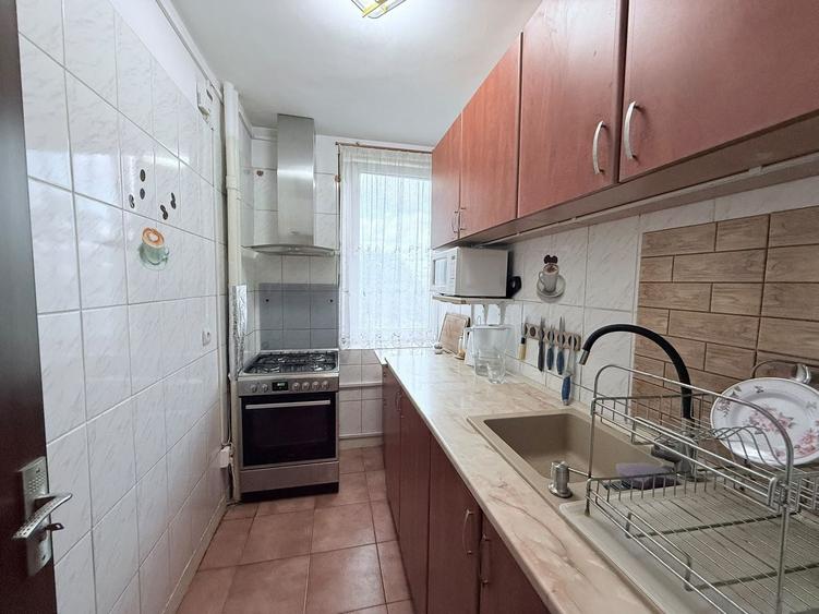 Apartament cu 2 camere semidecomandat, mobilat în Gara de Nord