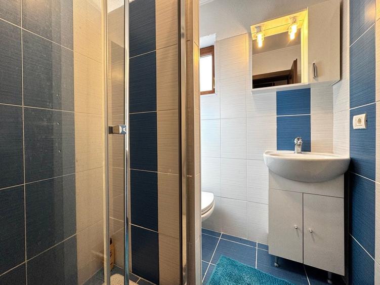Duplex cu 5 camere cu Canalizare în Dumbrăvița