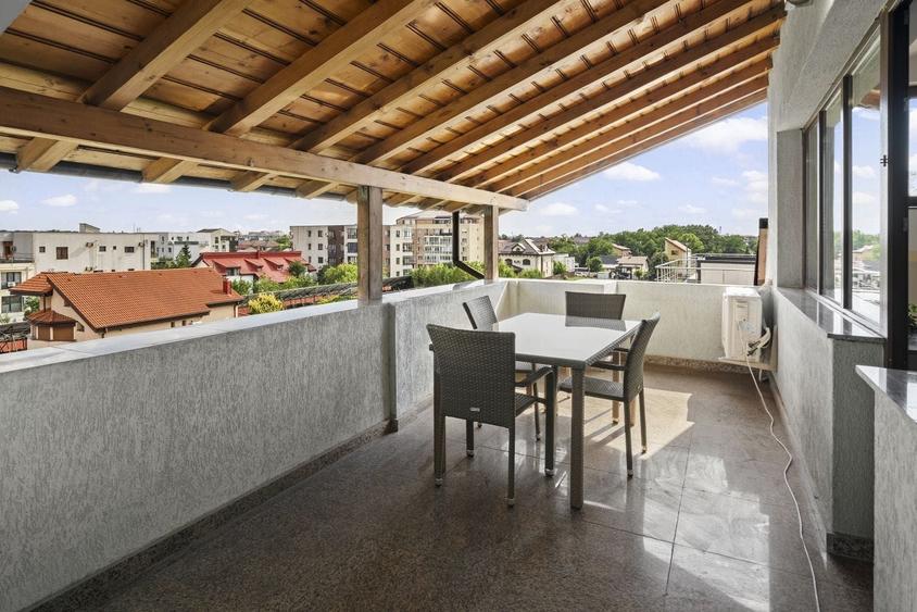 Apartament cu 4 camere semidecomandat în Central